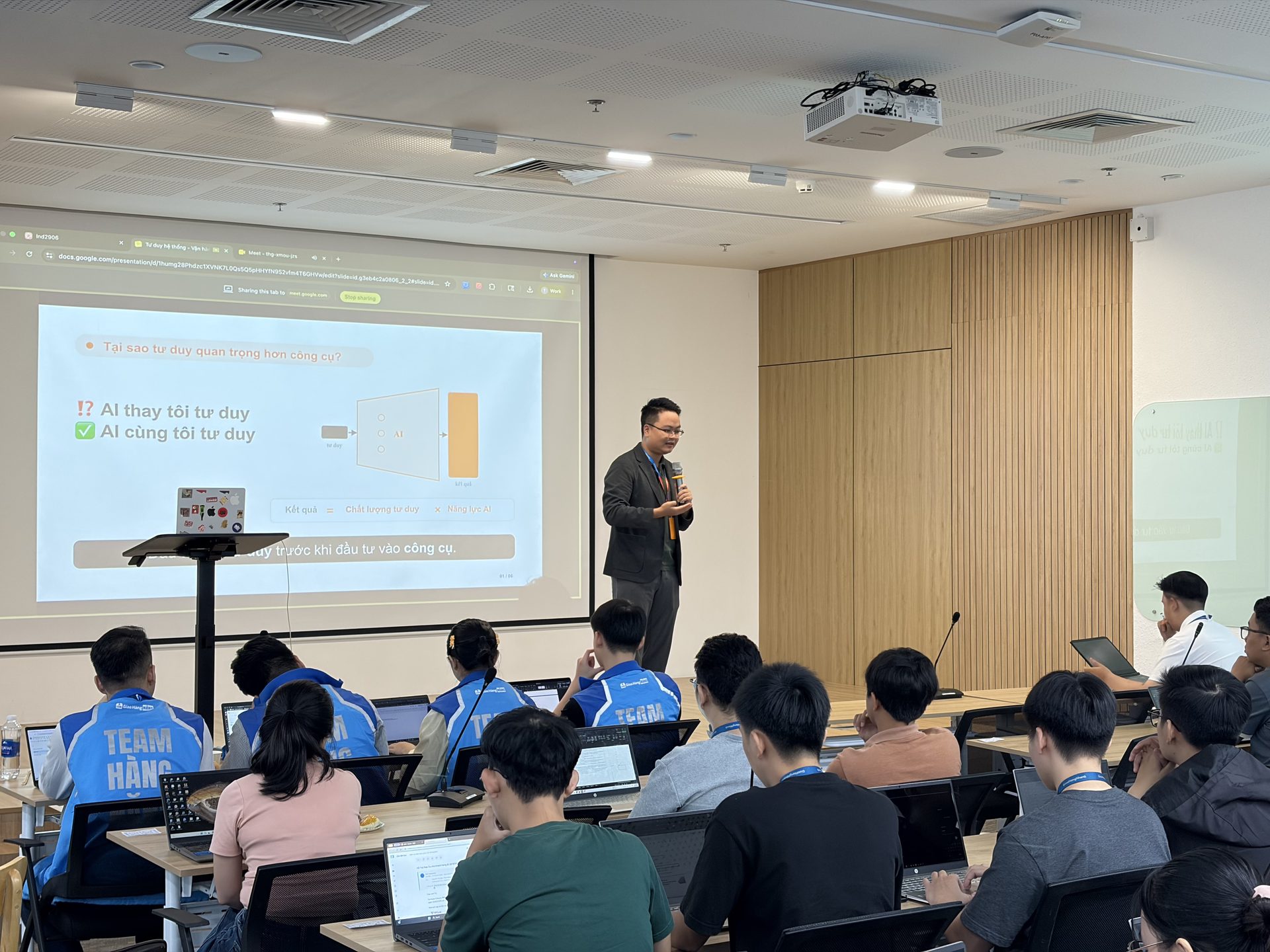 Leaders Talk — khoảnh khắc 6